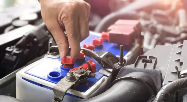 Cómo cambiar la batería del auto paso a paso de forma segura 3 Cómo cambiar la batería del auto paso a paso de forma segura