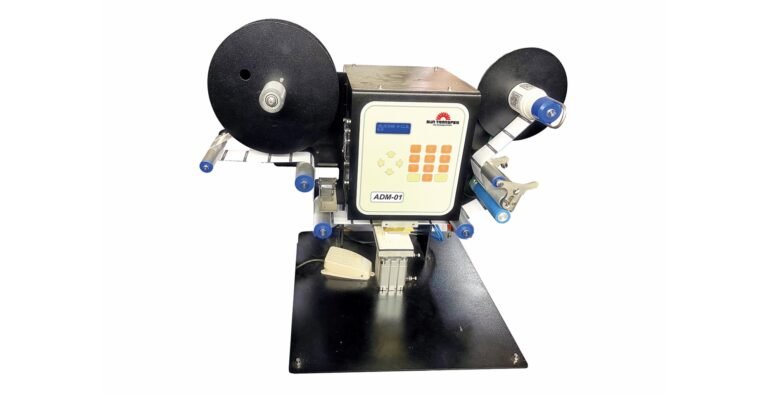 Cuál es la Mejor Máquina Para Poner Etiquetas en Ropa 5 maquina etiquetadora automatica aplicando etiqueta ropa
