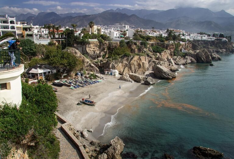 Qué lugares visitar en Nerja y Frigiliana para una escapada ideal