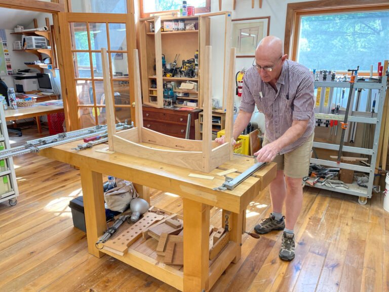 Dónde encargar un bajo mesada de pino a medida en Argentina